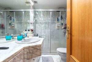Chalet adosado en venta en Calle Los Naranjos, Alcorcón_baño_1
