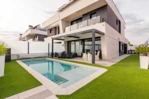 Chalet pareado en Avenida Madrid en venta-fachada