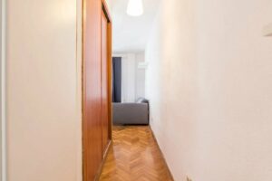 Estudio en venta en la calle de los Abades_pasillo