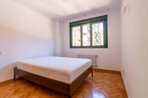 Piso de dos dormitorios en venta en Las Retamas, Alcorcón-dormitorio2