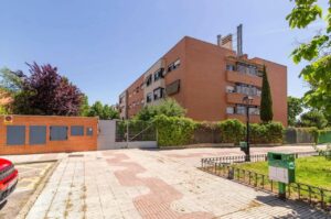 Piso en venta en Avenida de las Flores-fachada
