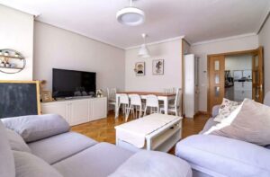 Piso en venta en Avenida las Retamas-salón-2