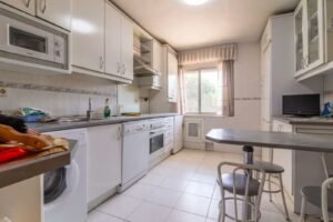 Piso en venta en Cabo San Vicente con terraza y tres dormitorios-COCINA
