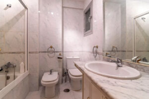 Piso en venta en Cabo San Vicente con terraza y tres dormitorios_BAÑO