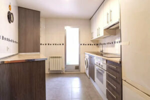 Piso en venta en Calle Hogar 68_cocina2