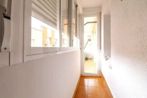 Piso en venta en Calle Hogar 68_pasillo