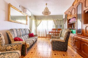Piso en venta en Calle Los Alpes, Alcorcón_salón