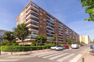 Piso en venta en Calle Olimpiada- fachada