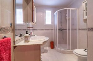 Piso en venta en Calle Puentedeume-baño1