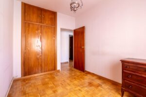 Piso en venta en Calle Sahagún_dormitorio