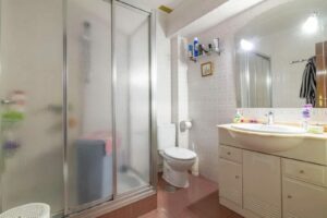 Piso en venta en Calle Valladolid, Alcorcón-BAÑO