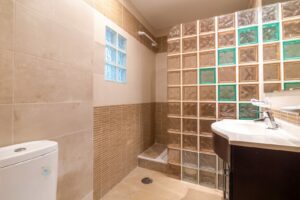 Piso en venta en Calle de Ascao, Madrid, junto al metro Ascao_baño