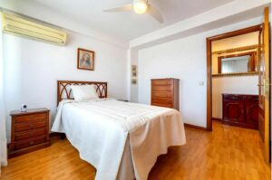 Piso en venta en Calle de Seseña-dormitorio 1