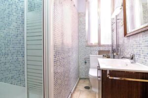 Piso en venta en Calle del General Pardiñas-baño