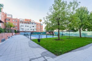 Piso en venta en Los Castillos, Alcorcón | Urbalor-terraza_2_piscina_1