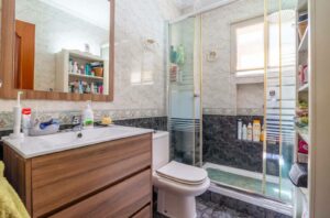 Piso en venta en Valderas - Los Castillos-baño1