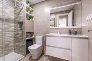 Piso reformado en venta en Calle del Monte, Alcorcón_baño