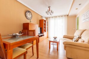 Piso reformado en venta en Calle del Monte, Alcorcón_salon