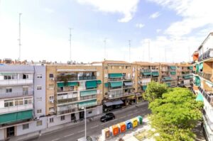Venta de piso en la Calle Guindales de Alcorcón-fachada